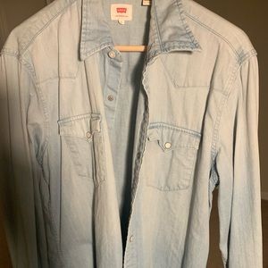 Levi’s casual shirt